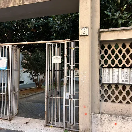 Erica's - View Of * רומא